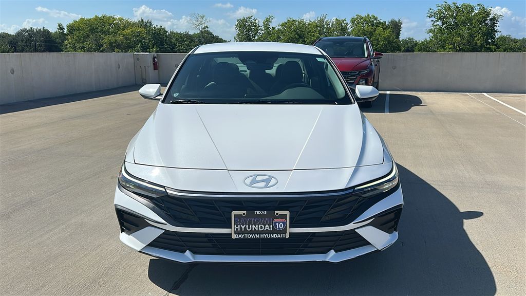 2024 Hyundai Elantra SE White at Classic Elite Chevrolet Sugar Land