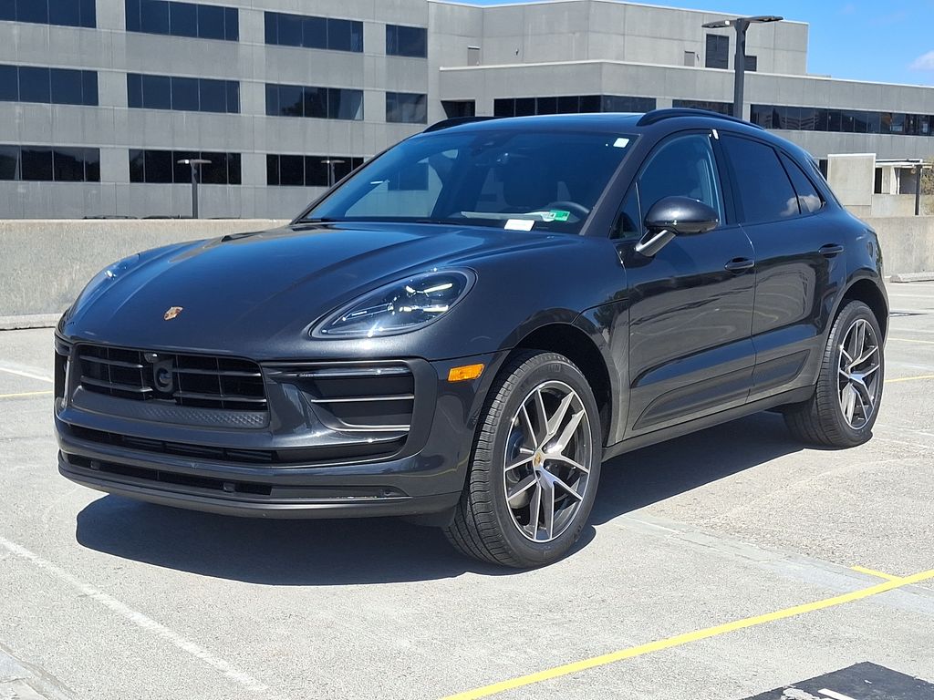 Thumbnail: 2025 Porsche Macan - 1