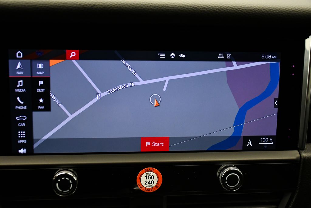 Thumbnail: 2026 Porsche Macan - 31