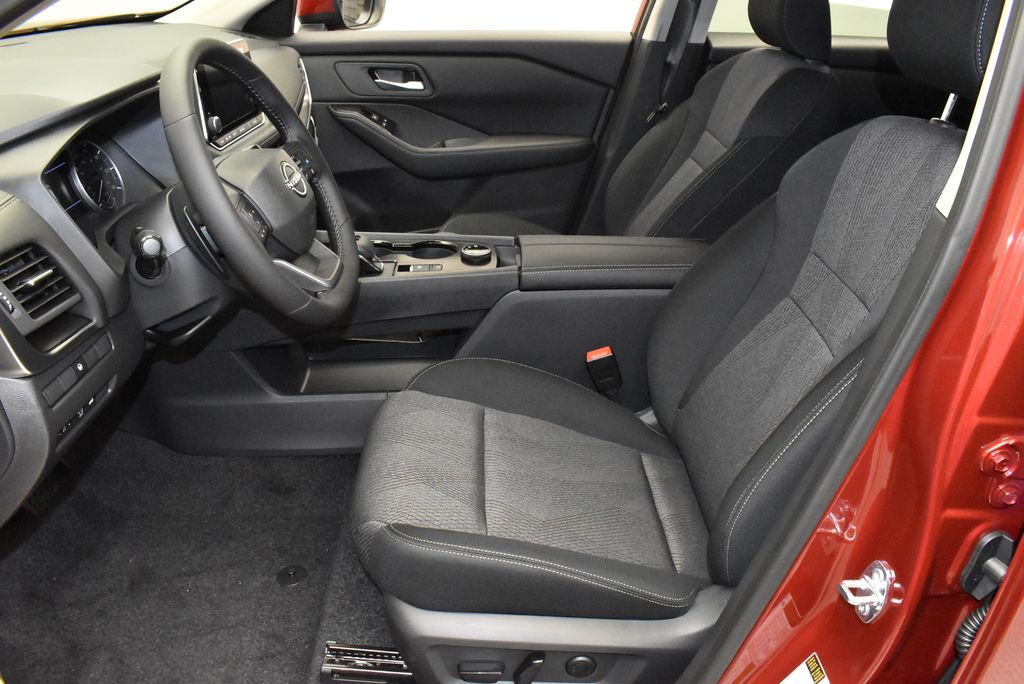 Thumbnail: 2026 Nissan Rogue - 12