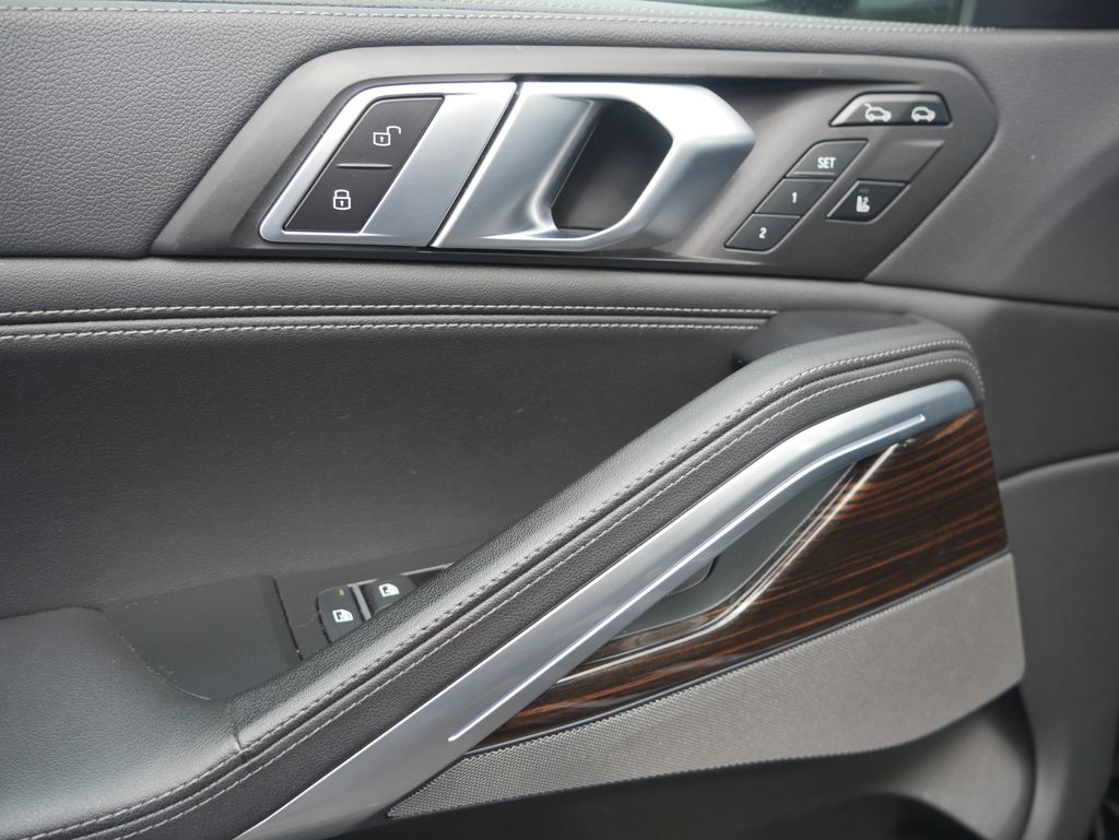 Thumbnail: 2023 BMW X6 - 17