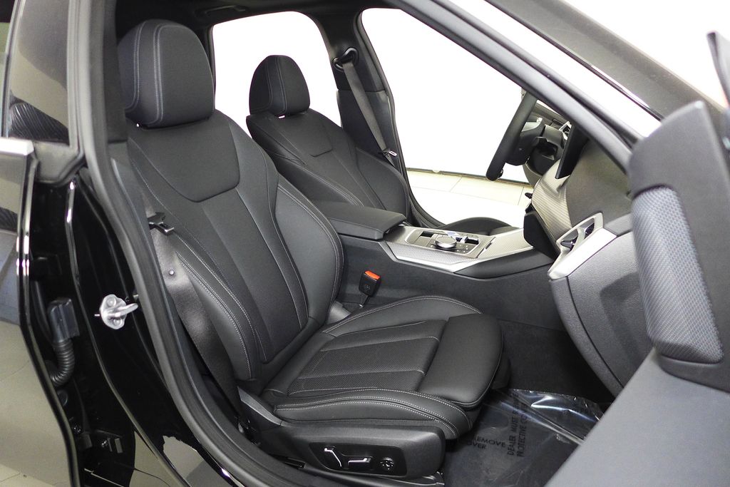 Thumbnail: 2025 BMW i4 - 19