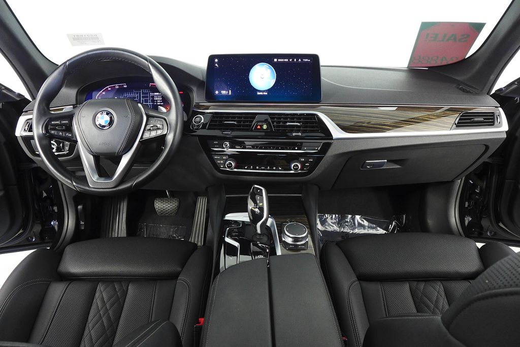 Thumbnail: 2023 BMW 5 Series - 25