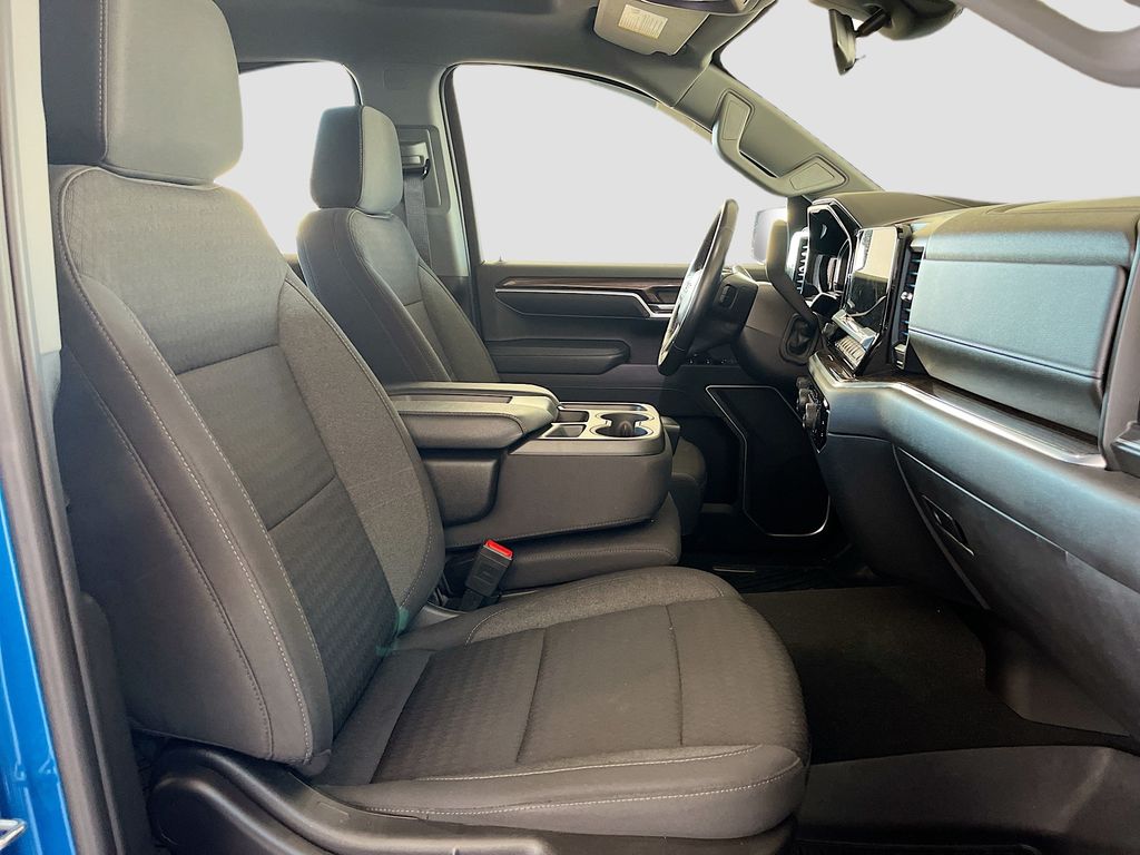 Used 2022 Blue Chevrolet RST image 28