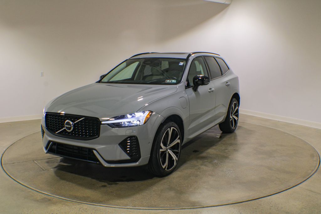 Vapour Gray Metallic 2025 Volvo XC60 SUV / Crossover All-Wheel Drive Automatic