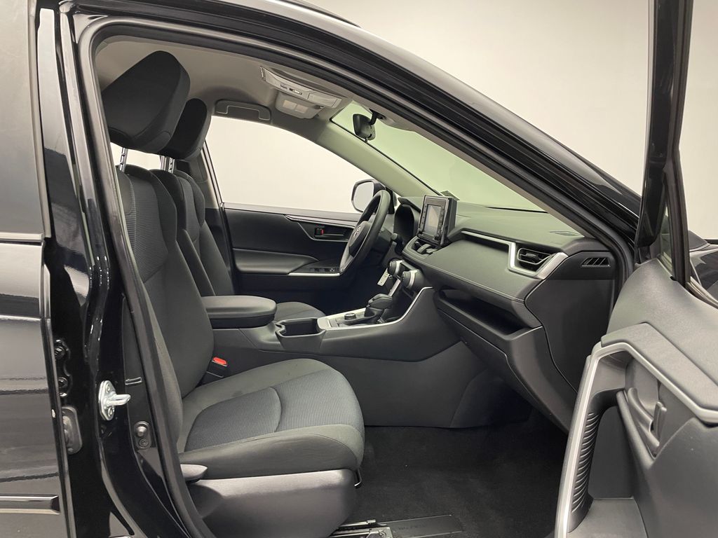 Thumbnail: 2022 Toyota RAV4 - 16