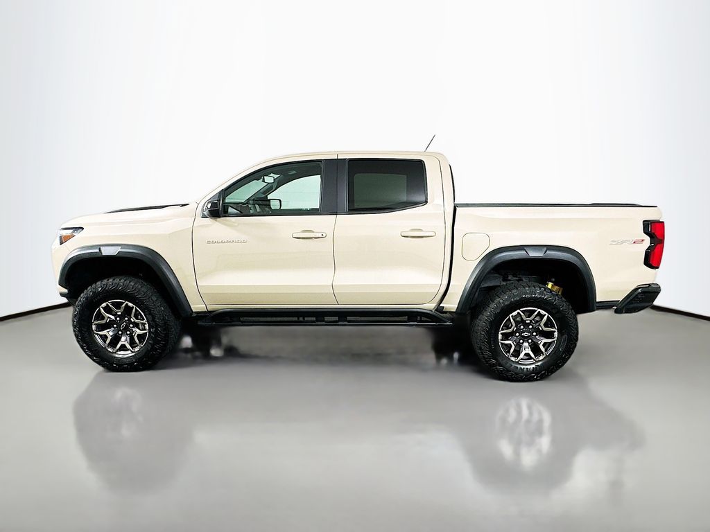 Thumbnail: 2024 Chevrolet Colorado - 8
