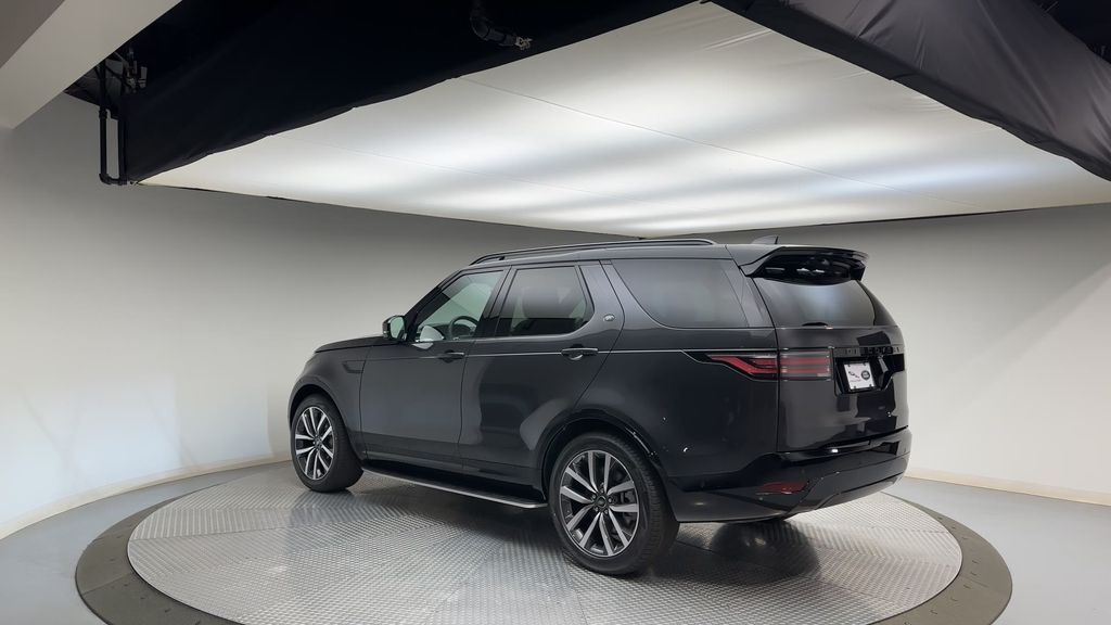 2024 Land Rover Discovery Dynamic SE 6