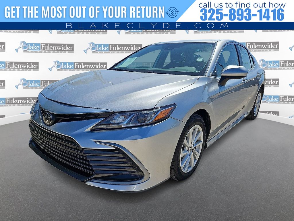 2022 Toyota Camry LE FWD