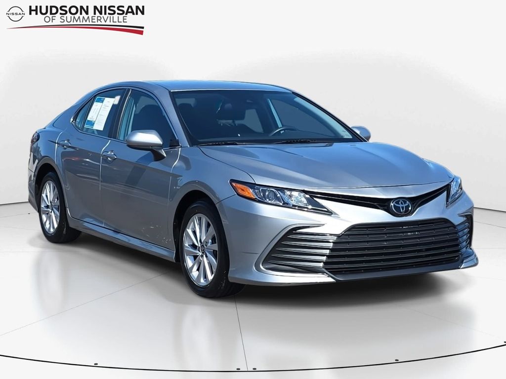 2024 Toyota Camry LE FWD