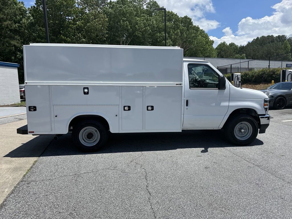 2025 Ford E-350SD Base 8