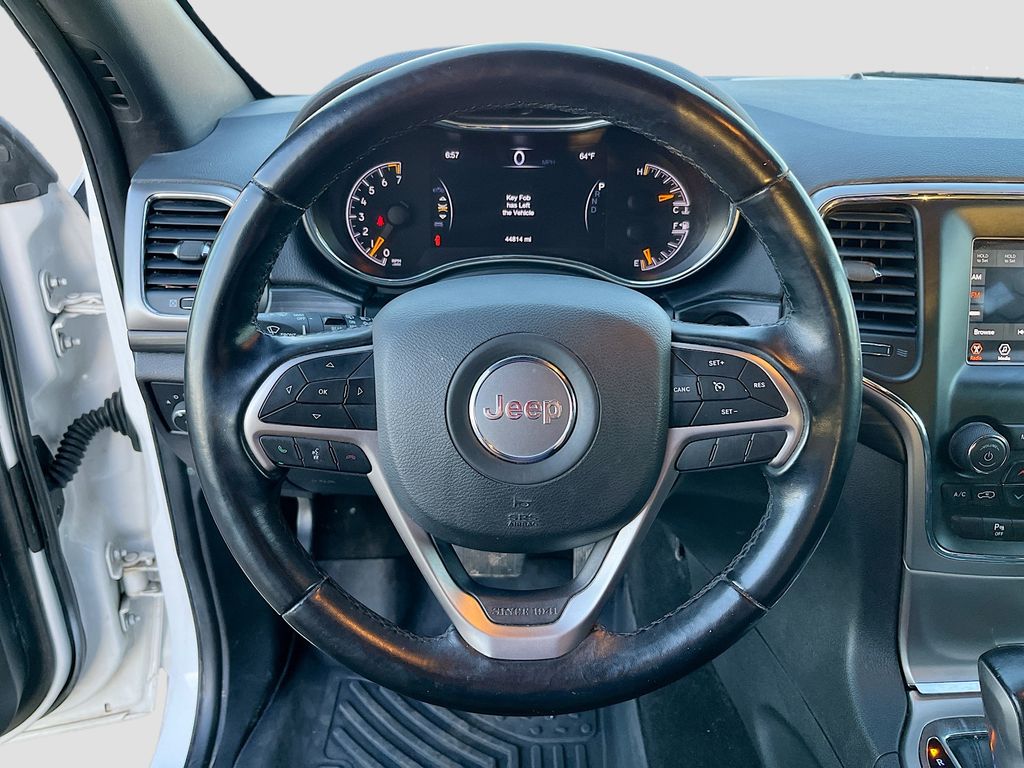 Used 2020 White Jeep Laredo E image 11