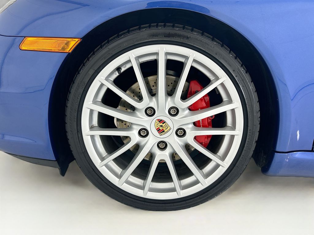 Thumbnail: 2006 Porsche 911 - 25