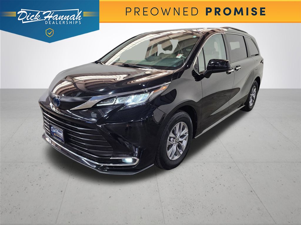2022 Toyota Sienna XLE