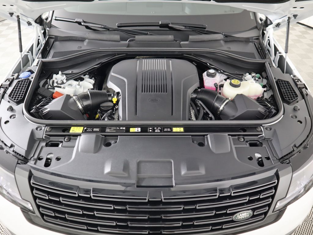 Thumbnail: 2025 Land Rover Range Rover - 30