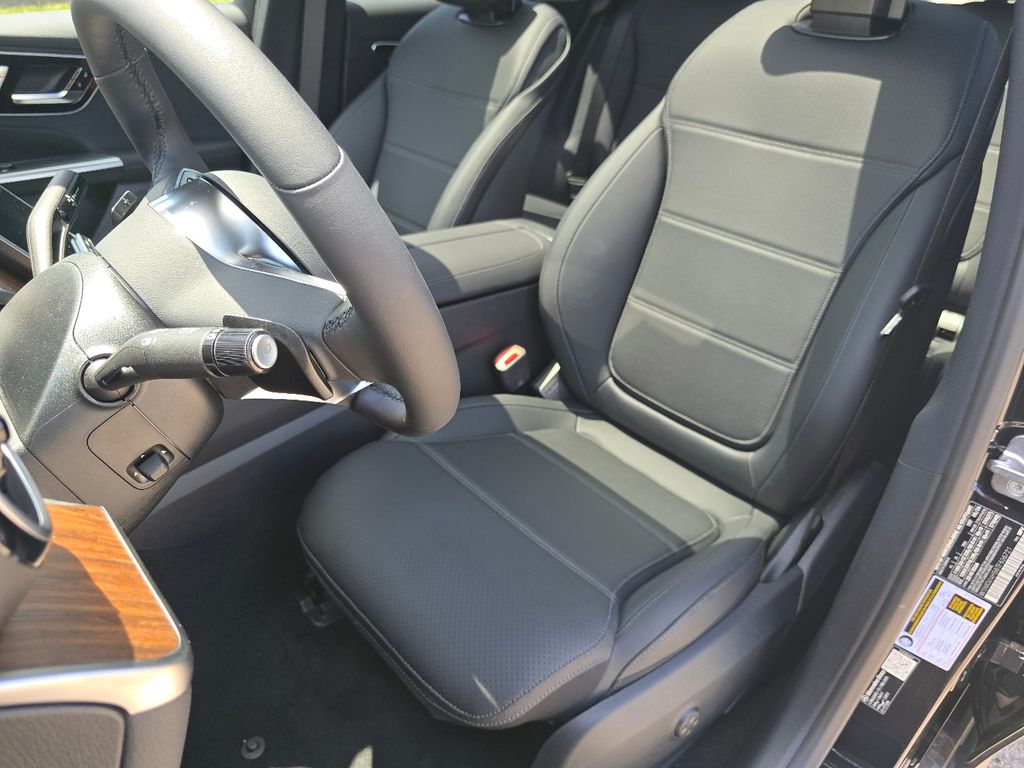 New 2026 Black Mercedes-Benz GLC 300 image 25