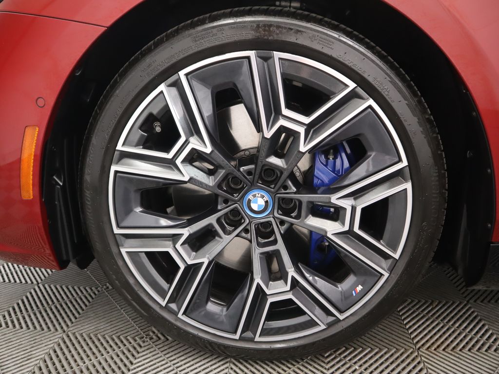 Thumbnail: 2024 BMW i5 - 31