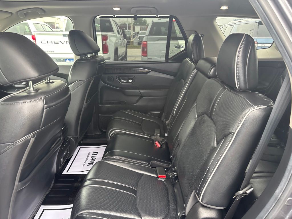 Used 2025 Honda Pilot SUV