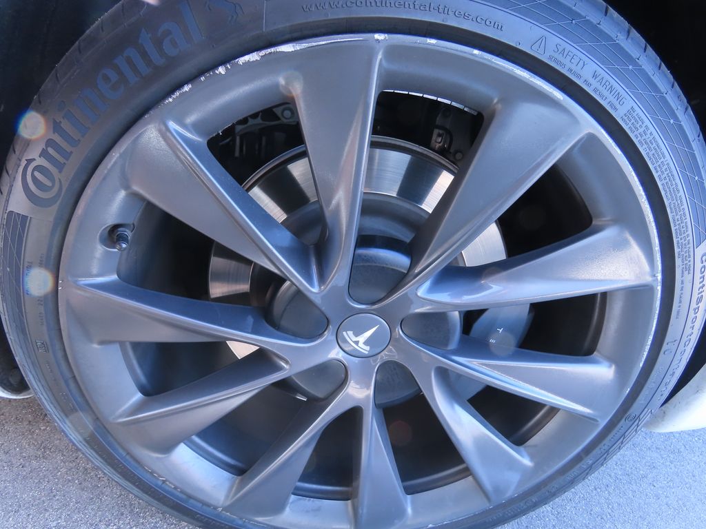 Thumbnail: 2018 Tesla Model S - 16