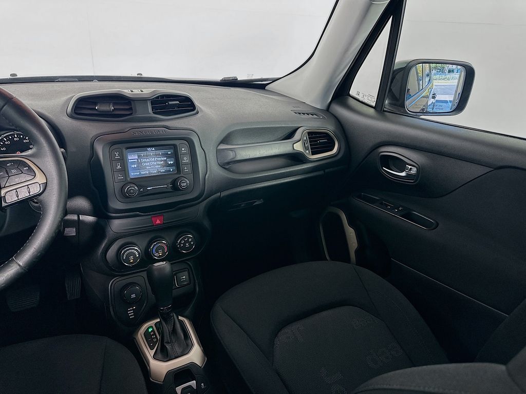 Thumbnail: 2016 Jeep Renegade - 22