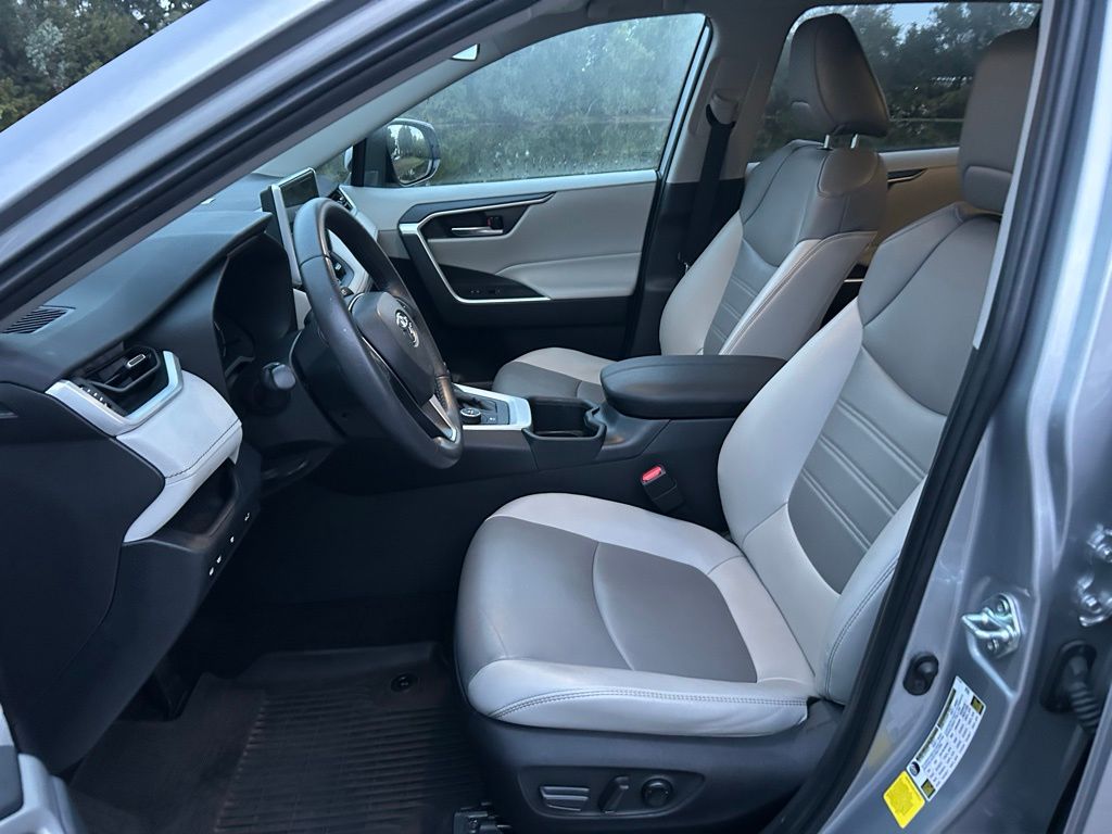 Thumbnail: 2023 Toyota RAV4 - 14