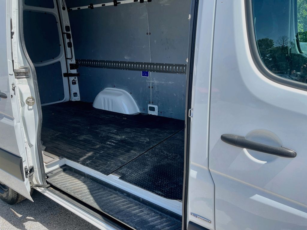Used 2015 White Mercedes-Benz Cargo 144 WB image 22