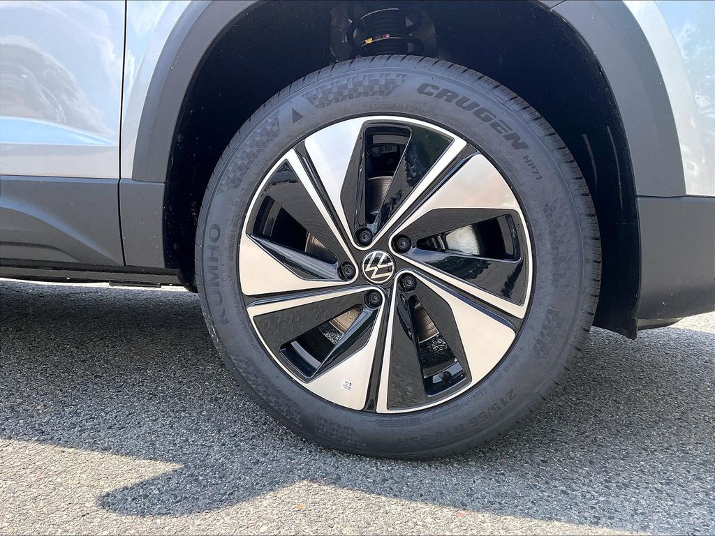 2026 Volkswagen Taos — photo 7
