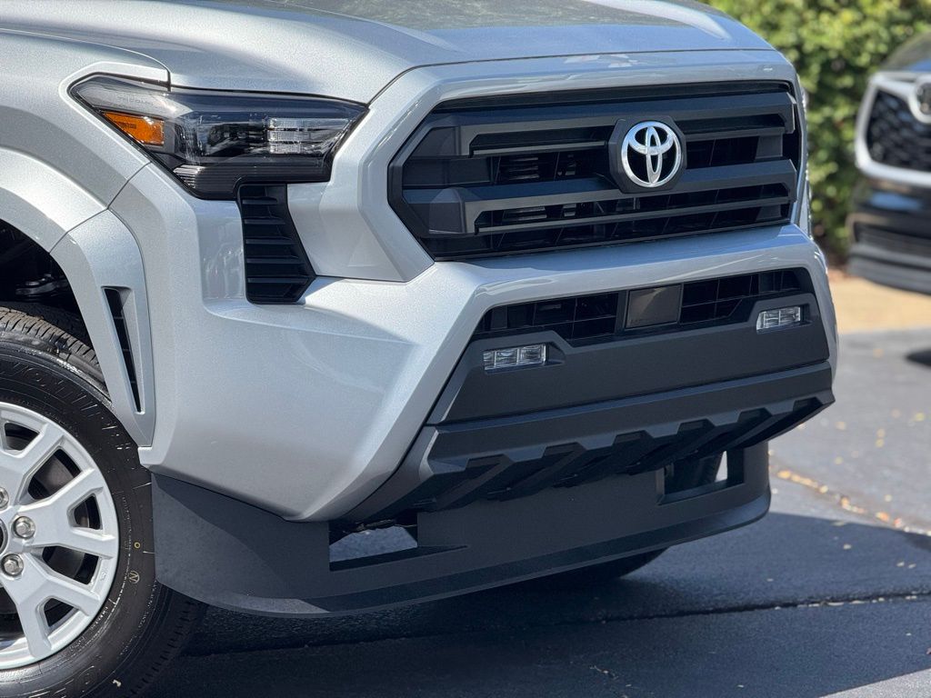 2025 Toyota Tacoma SR5 Double Cab photo 4