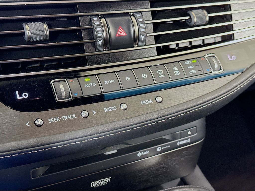 Thumbnail: 2019 Lexus LS - 16
