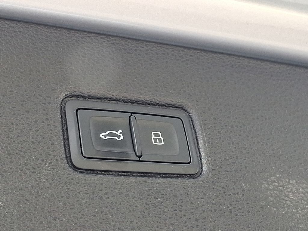 Thumbnail: 2022 Audi Q7 - 29