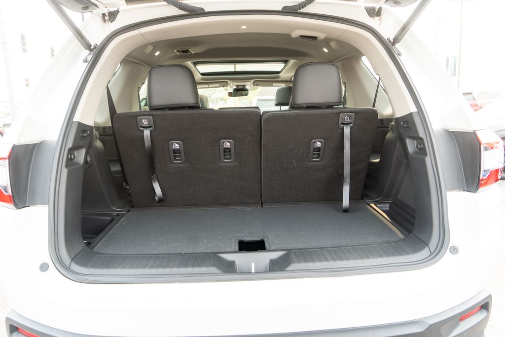 2024 Platinum White Pearl Honda Pilot Touring AWD SUV