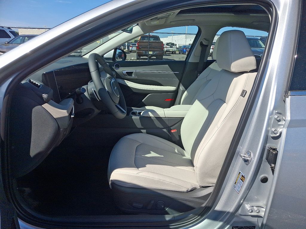 Thumbnail: 2025 Hyundai Sonata - 6