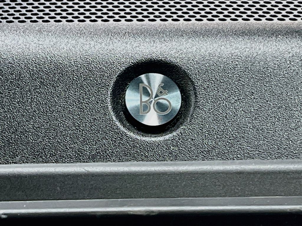 Used 2023 Black Metallic Ford Lariat image 19