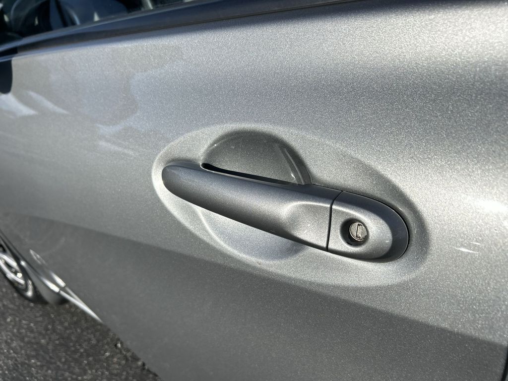 Thumbnail: 2015 Nissan Versa Note - 26