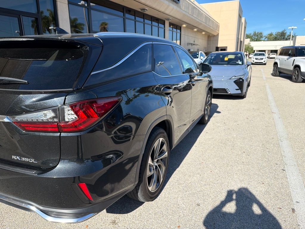 Used 2019  Lexus 350L image 8