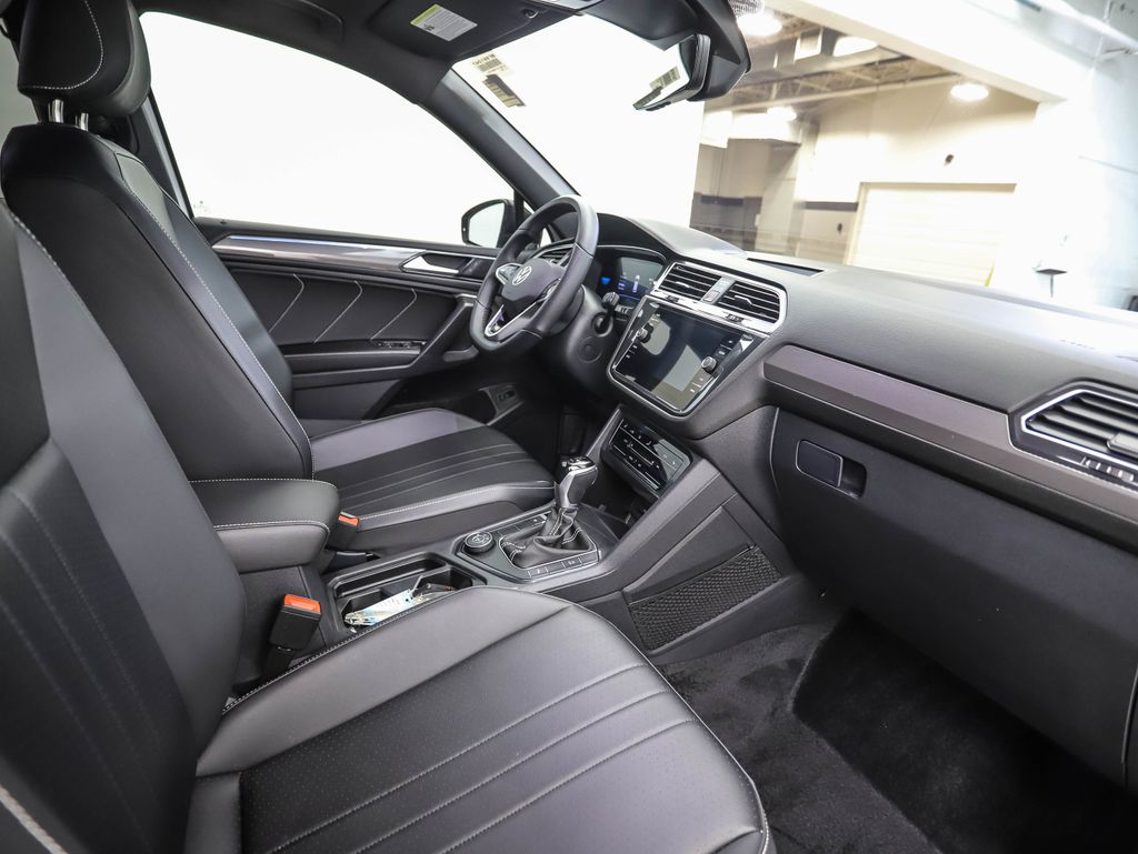 Thumbnail: 2024 Volkswagen Tiguan - 29