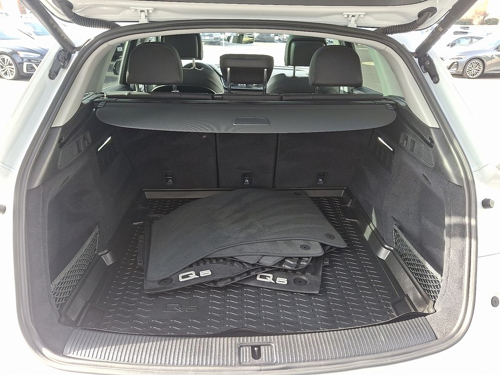 Thumbnail: 2025 Audi Q5 - 26