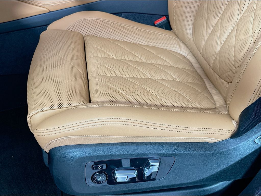 Thumbnail: 2026 BMW X6 - 21