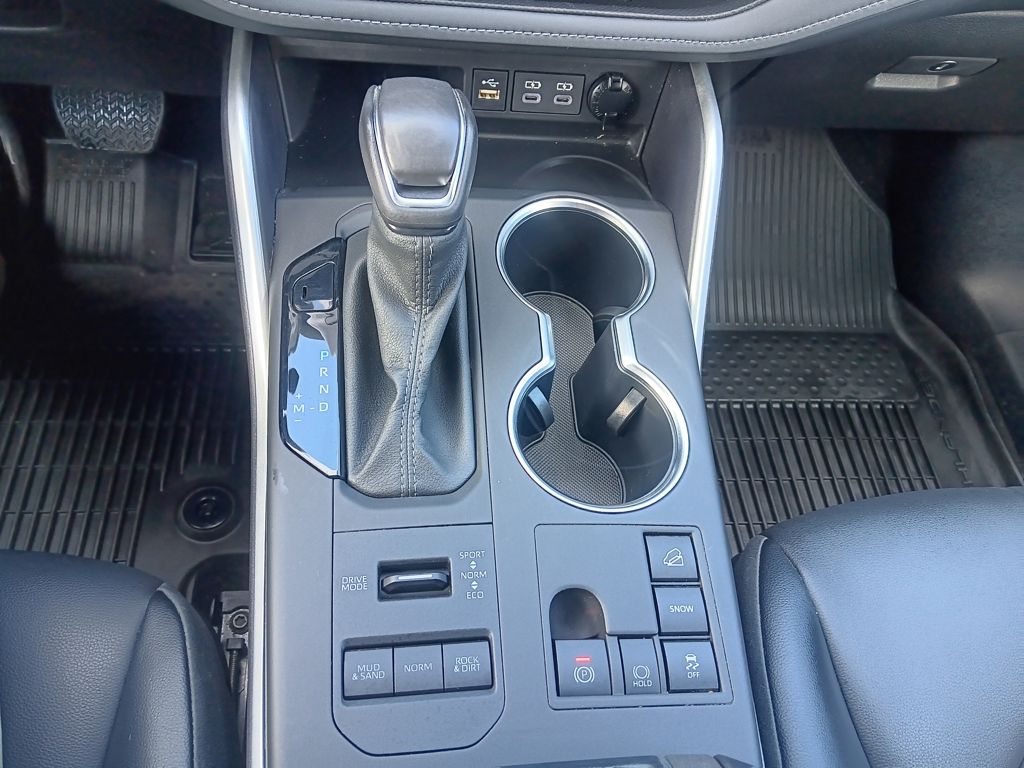 Used 2023 Toyota Highlander SUV
