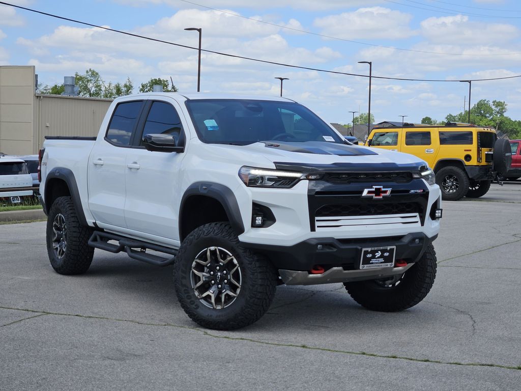 Summit White 2024 Chevrolet Colorado ZR2 Crew Cab 4WD Pickup Truck Four-Wheel Drive 8-Speed Automatic