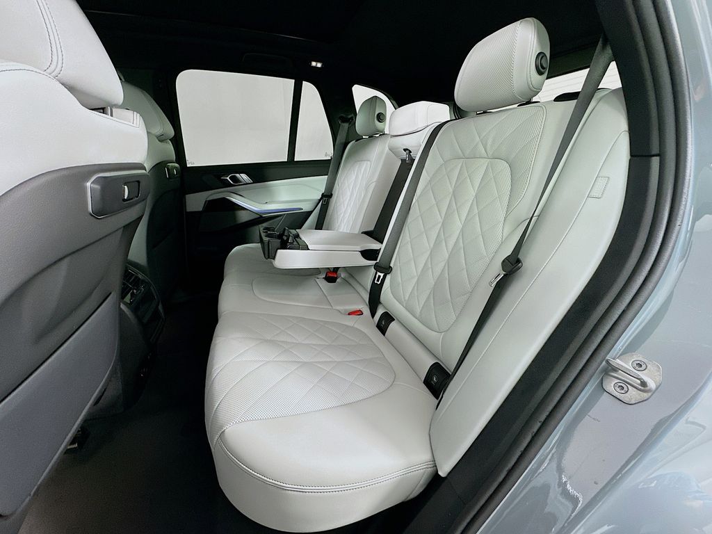 Thumbnail: 2025 BMW X5 - 25