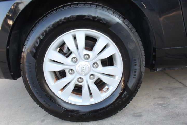 Used Car 2012 Kia Sedona  Lx For Sale Under $10,000 In Georgetown, Texas