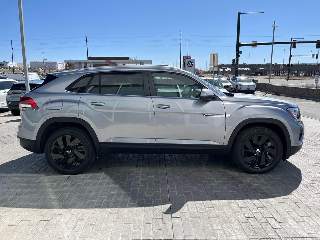 2025 Volkswagen Atlas Cross Sport 2.0T SE w/Technology photo