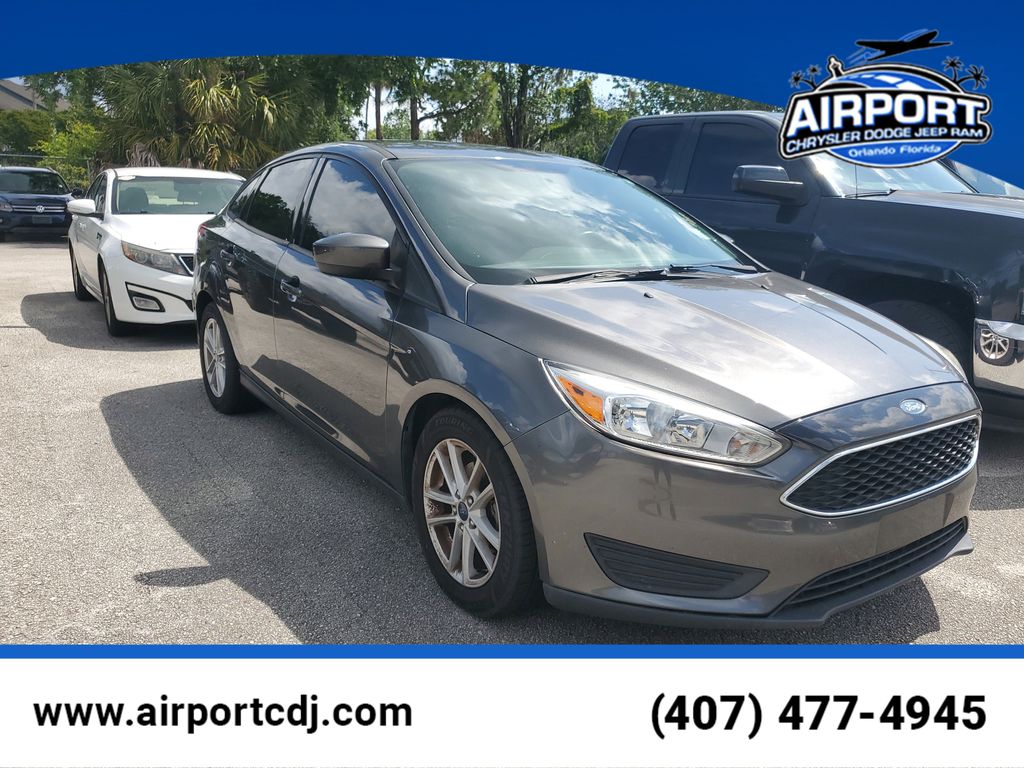 Gray (Magnetic) 2018 Ford Focus SE Sedan Front-Wheel Drive 6-Speed Automatic
