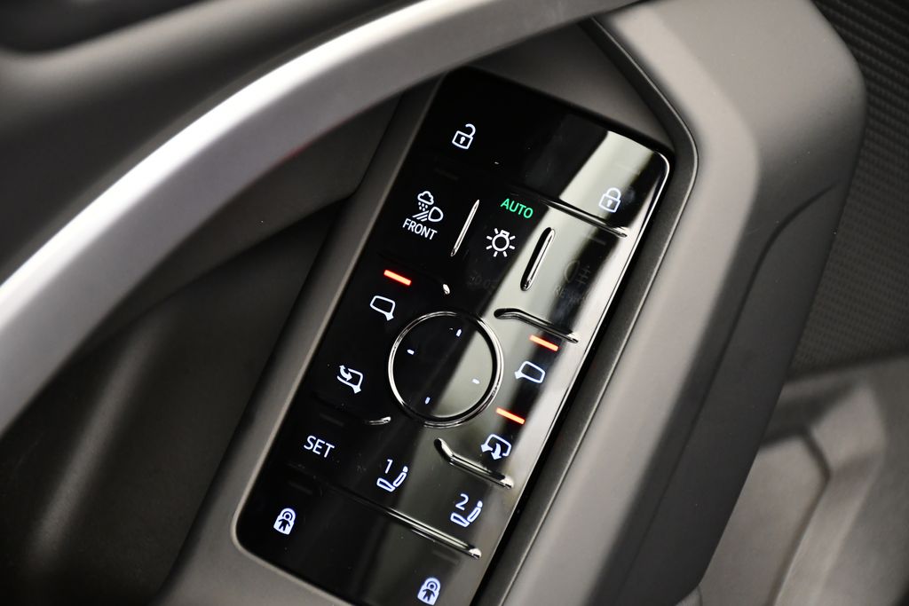 Thumbnail: 2025 Audi Q5 - 32