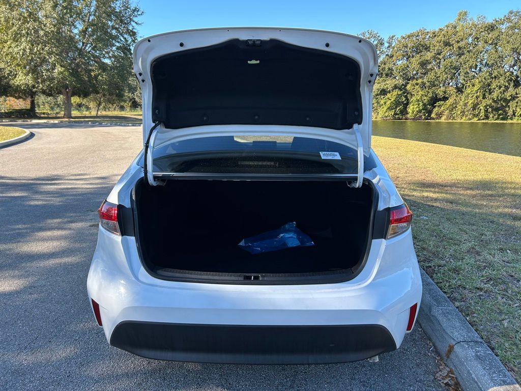 Thumbnail: 2023 Toyota Corolla - 10