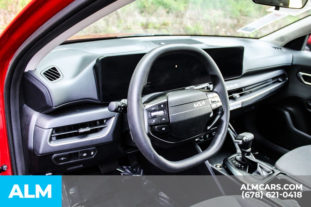 Used 2025 Red Kia LXS image 30
