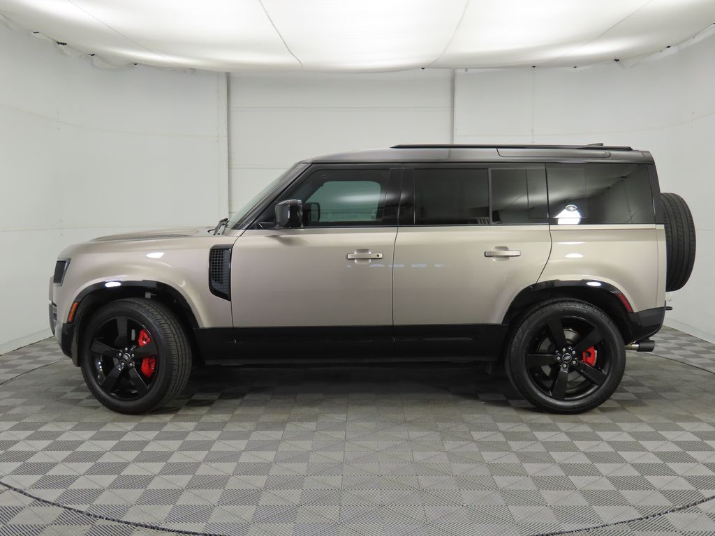 Thumbnail: 2023 Land Rover Defender - 8