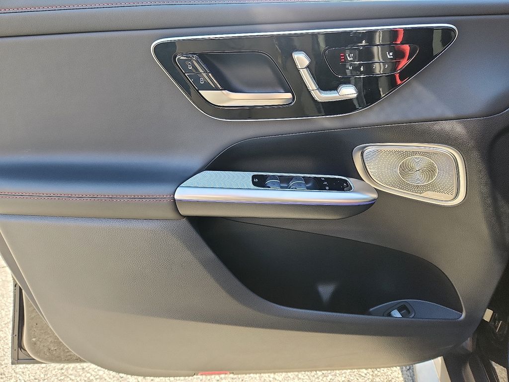 Thumbnail: 2025 Mercedes-Benz GLC - 12