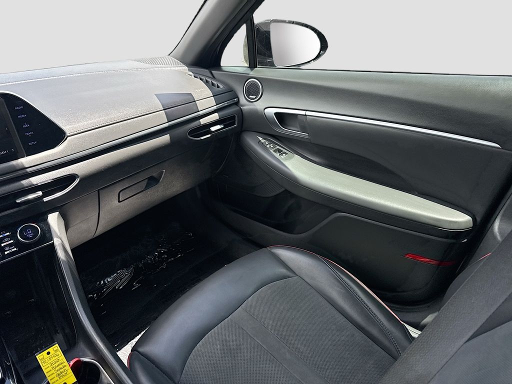 Used 2022 Black Hyundai SEL Plus image 24